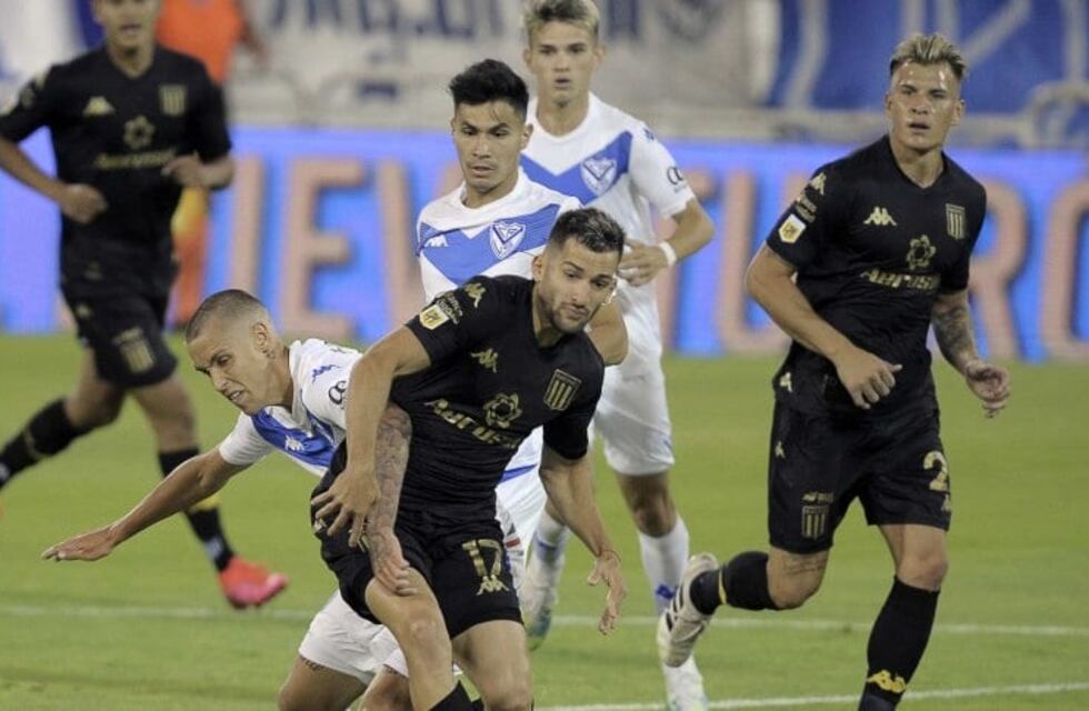 Racing perdió 2-1 con Vélez en el inicio de la Zona Complementación de la Copa Diego Maradona