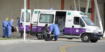 Desde distintos hospitales periféricos comenzó el traslado programado de pacientes moderados de Covid-19 al hospital Carrillo en San Luis. Gentileza