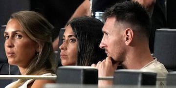 Sofía Balbi compartió el palco del estadio Chase con el matrimonio rosarino.