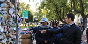 Concientización en la Plaza por el Día Mundial del Reciclado