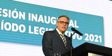 El intendente anunció inversiones y se comprometió a concluir obras, con críticas a la gestión anterior.