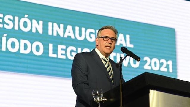 El intendente anunció inversiones y se comprometió a concluir obras, con críticas a la gestión anterior.