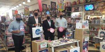 El secretario de Comercio Interior de la provincia, Juan Marcos Aviano, presentó en Rosario una canasta económica.