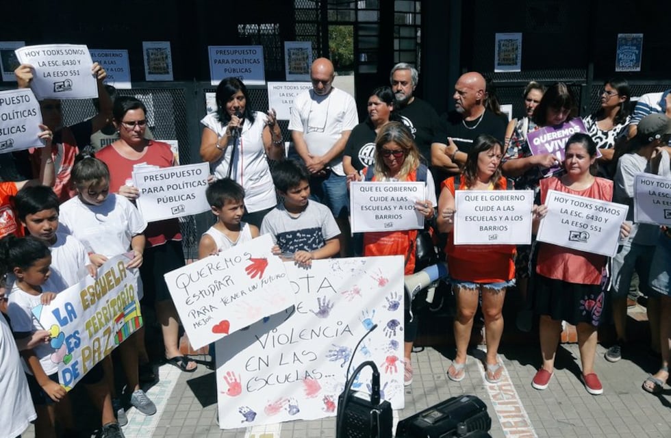La escuela baleada en el barrio Tablada de Rosario recibió un abrazo solidario