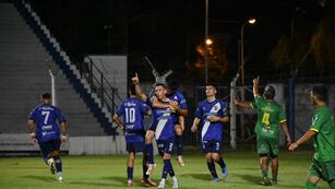 Ben Hur goleó y clasificó a una nueva fase del Torneo Regional Amateur