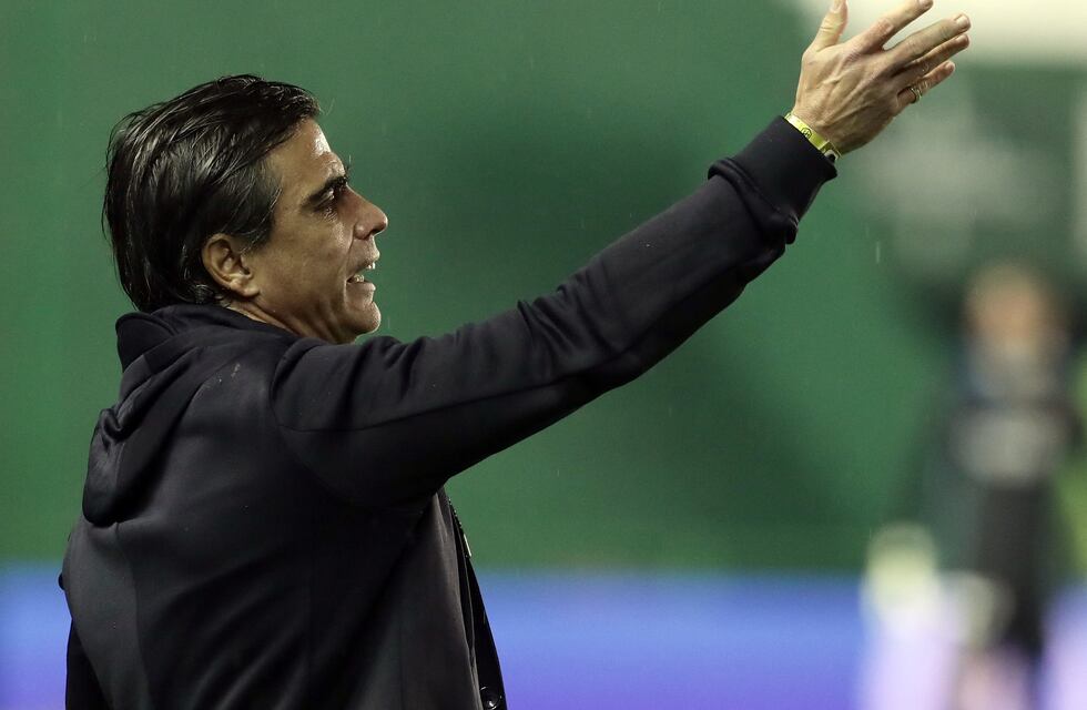 Banfield, otro club que se quedó sin DT: Javier Sanguinetti se fue tras la dura derrota ante Huracán