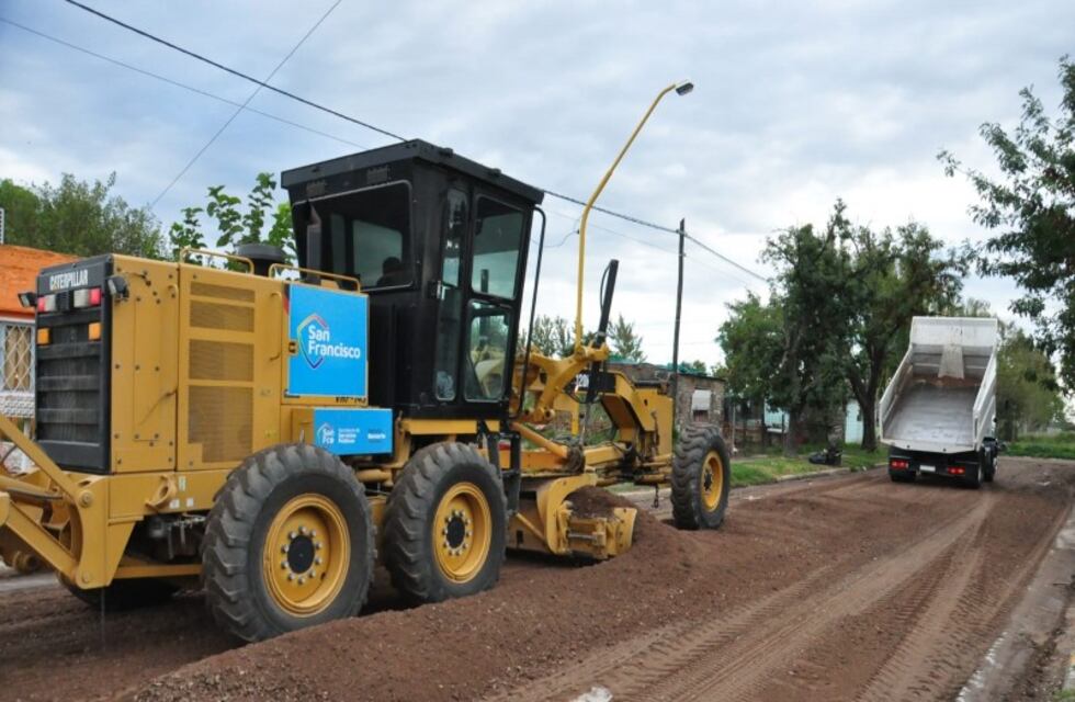 Mejoras y mantenimiento de calles en barrio San Cayetano