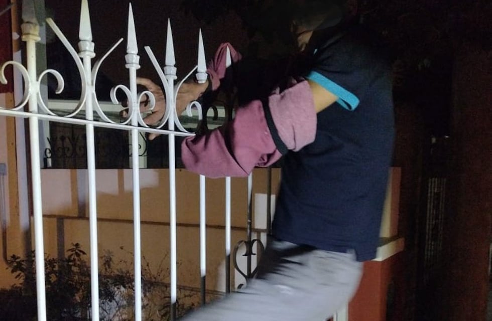 Córdoba: fue a robar y quedó ensartado por la reja