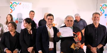 Reconocimiento a la labor de los empleados municipales de larga trayectoria