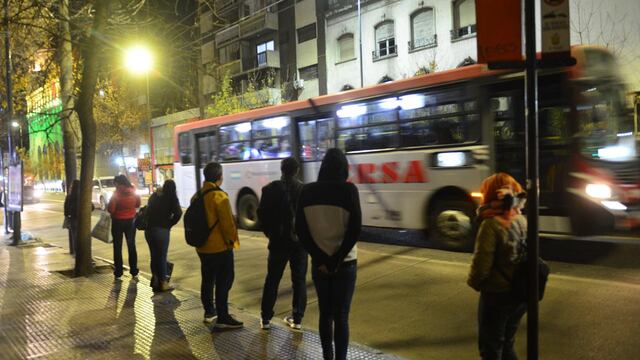 Cuáles fueron las paradas de colectivo más seguras en Córdoba durante el mes de junio. Foto Javier Ferreyra