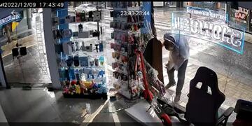 Los comerciantes reclamaron la tardanza del personal policial.