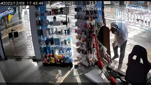 Los comerciantes reclamaron la tardanza del personal policial.