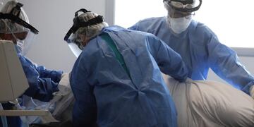 UTI. La ocupación de camas en unidades de terapia intensiva llega al 54,7% en la provincia de Córdoba. (AP)