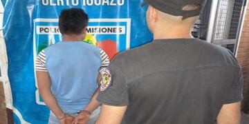 Joven detenido acusado de apuñalar a otro en Puerto Iguazú.