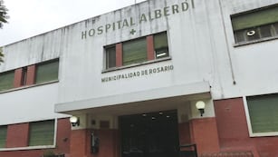 Las víctimas fueron atendidas en el Hospital Alberdi luego de los disparos.