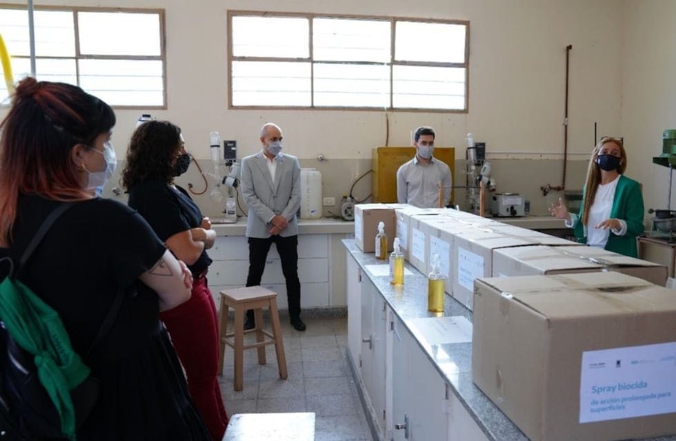 Comenzó la entrega del spray anti coronavirus creado por la UTN La Plata