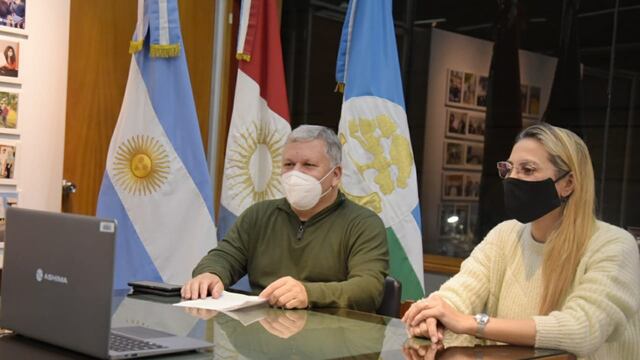Intendente de Arroyito Gustavo Benedetti y Presidente del CCIA Valeria Bonetto