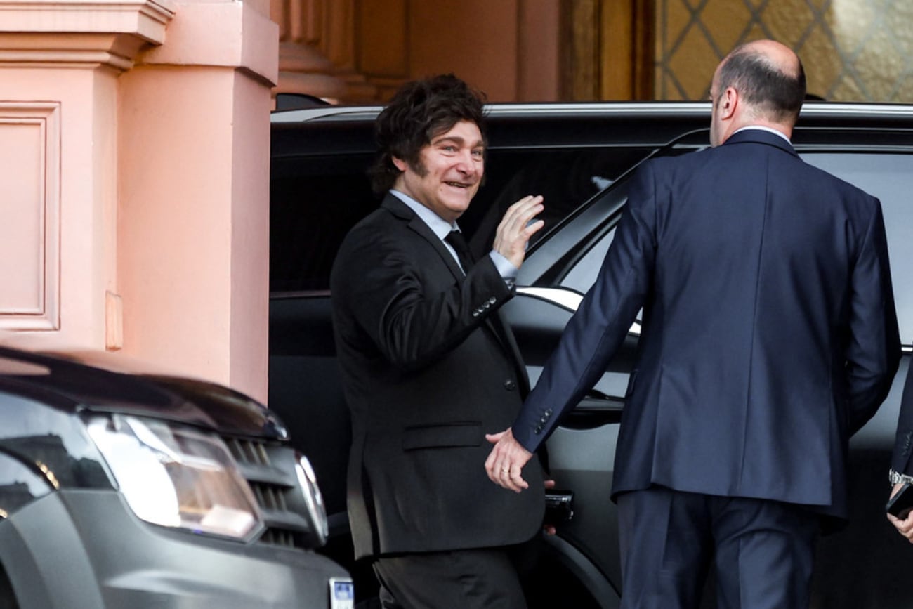 Javier Milei, entrando a Casa Rosada (Gentileza Clarín).