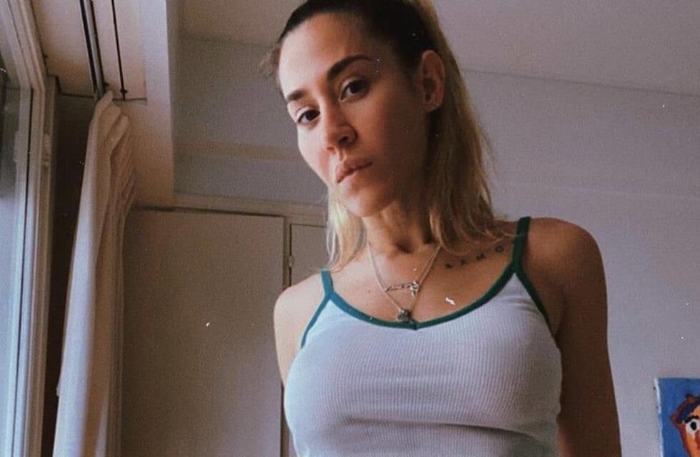 Jimena Barón compartió una arriesgada postal de espaldas y respondió de todo a sus seguidores