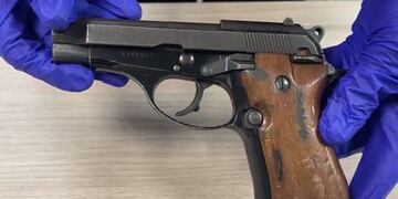 Detuvieron a un hombre que se grabó con un arma y amenazó a los políticos de Chaco. (Imagen ilustrativa).