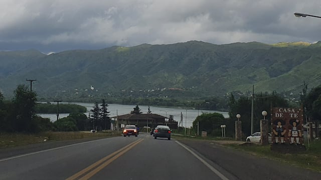 Por Ruta Nacional N°38 a la altura de Villa Parque Síquiman, Punilla. Febrero 2021. (Foto: VíaCarlosPaz).