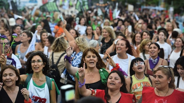 Miles de personas se movilizaron por las principales calles de la capital.