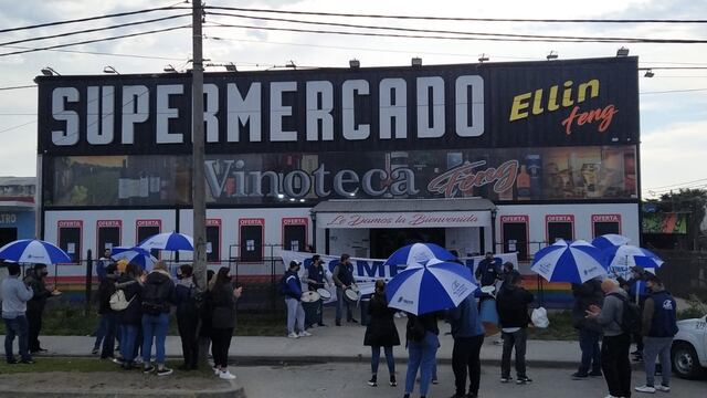 Reclaman sueldos adeudados