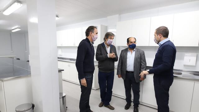 Emir Félix y Gabriel Katopodis recorrieron el centro modular sanitario.