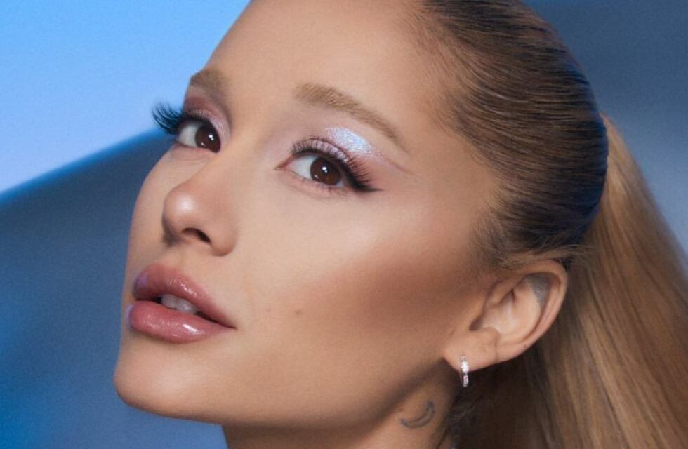 El sorpresivo anuncio de Ariana Grande llorando que enloqueció a los fans