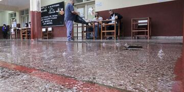 La lluvia es protagonista en las elecciones de Corrientes (Germán Pomar).