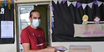 Martín Racca emitió su voto en el Colegio San José