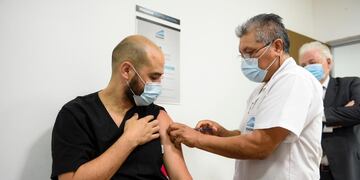 Se empieza a aplicar la vacuna Sputnik V contra el coronavirus en Argentina. (Hospital Posadas)
