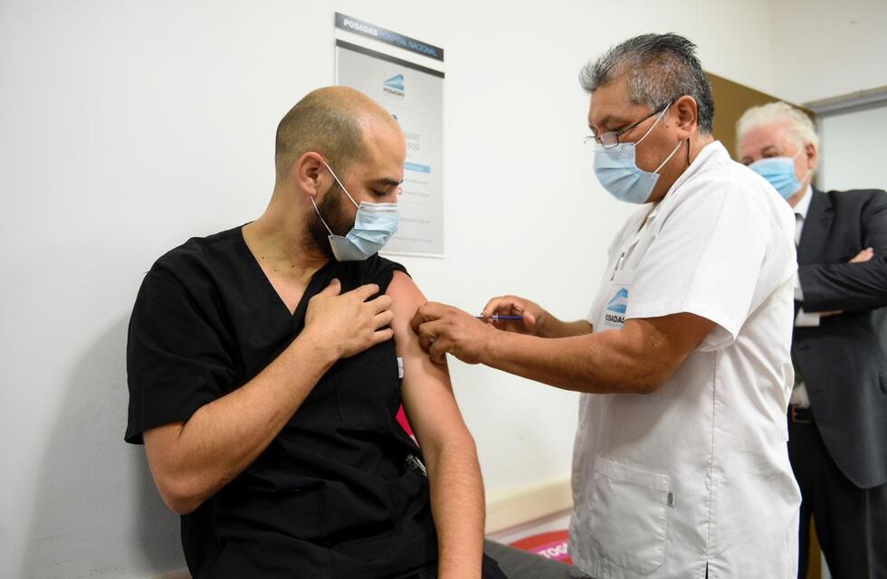 Comenzó la aplicación de la vacuna Sputnik V en todo el país
