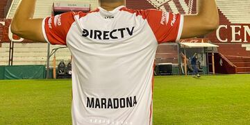 La Gloria debuta este sábado, contra Chacarita. Y estrena camiseta, con homenaje a Maradona.