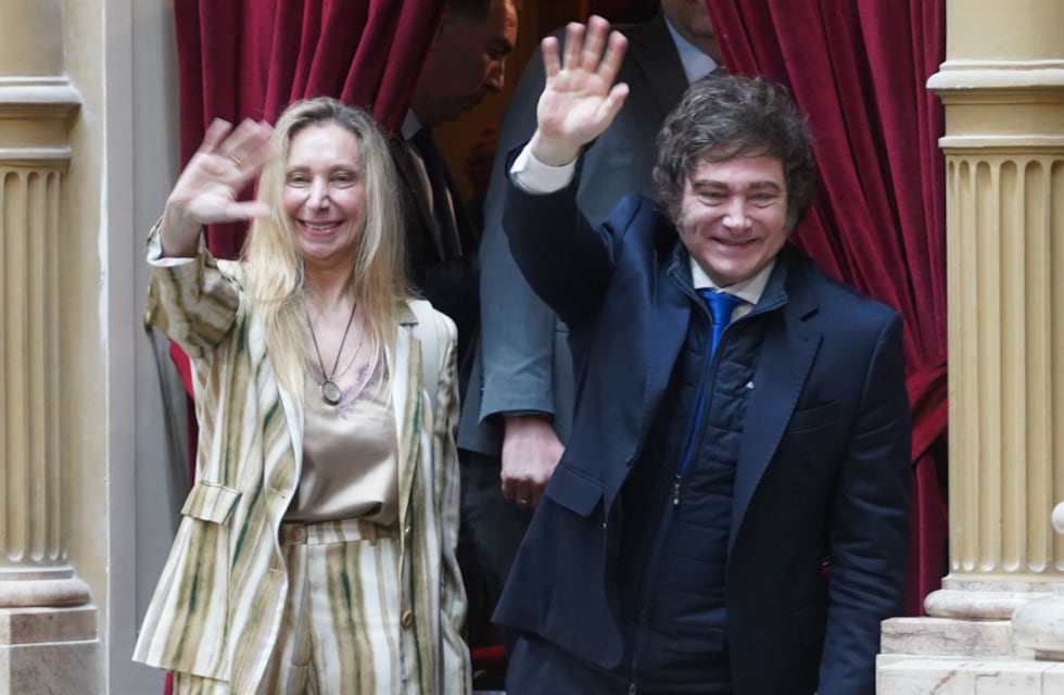 Con la presencia de Milei, juraron los diputados electos y Menem fue reelecto como presidente