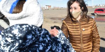 Estuvo de recorrida por Caleta Olivia y se reunió con diferentes referentes sociales.