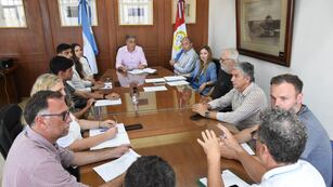 Reunión en Intendencia por la carrera del TC con la dirigencia de Atlético de Rafaela
