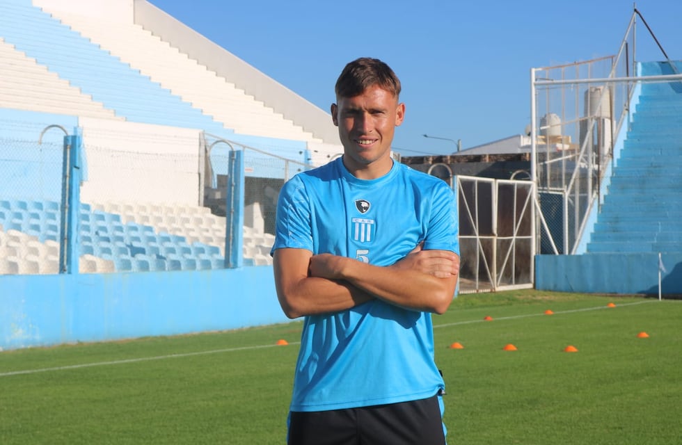 Racing pierde un volante que se va a Ecuador; y trae otro de Primera y que jugó Libertadores