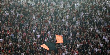 El equipo ganó su primer duelo del año en el Estadio Marcelo Bielsa ante una mutitud de hinchas.