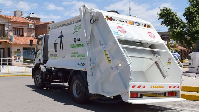 Arrojaron arena al motor de un camión recolector de Villa de Merlo