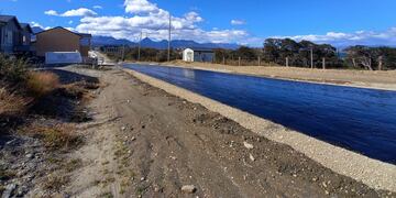 Ushuaia: avanza la obra de pavimentación en calle Los Ñires