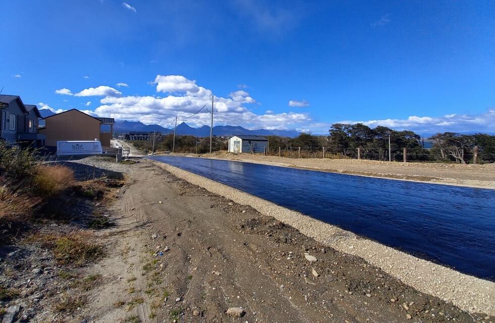 Ushuaia: avanza la obra de pavimentación en calle Los Ñires