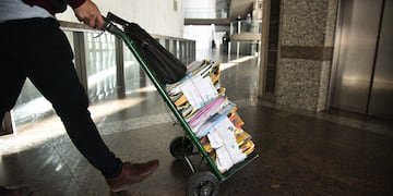 Los procedimientos volvieron a hacerse de manera manual, en papel.