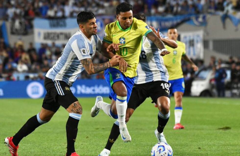 “Ah, era delantero el Cuti Romero”: los divertidos mensajes del Tottenham tras el triunfo de Argentina