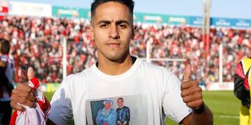 En Europa, Sebastián Corda conserva el cariño por Instituto y el palntel con el que se logró el ascenso (Prensa IACC).