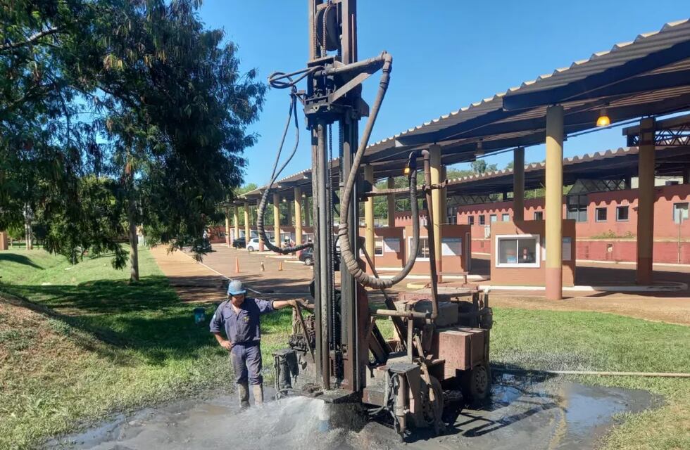 Ponen en marcha el pozo perforado en la zona primaria aduanera de Puerto Iguazú