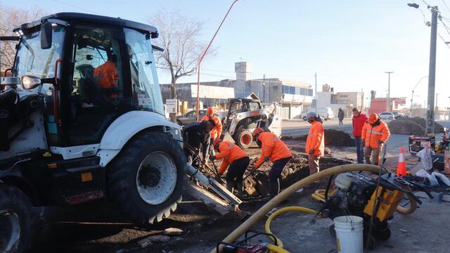 Reparación primer acueducto.