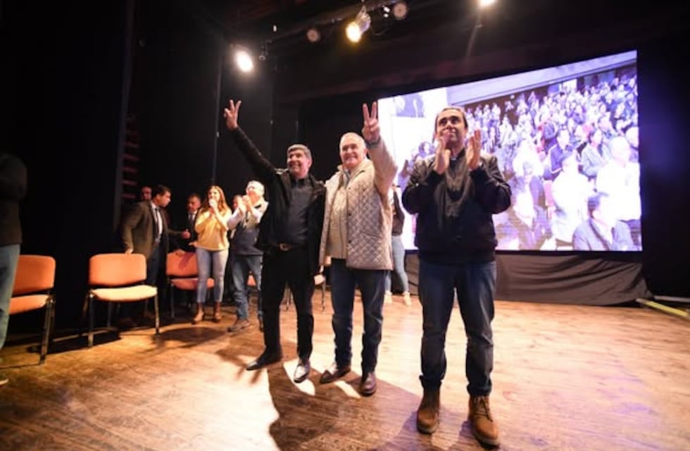 Camino a las elecciones: el PJ formalizó el Frente Tucumán Primero
