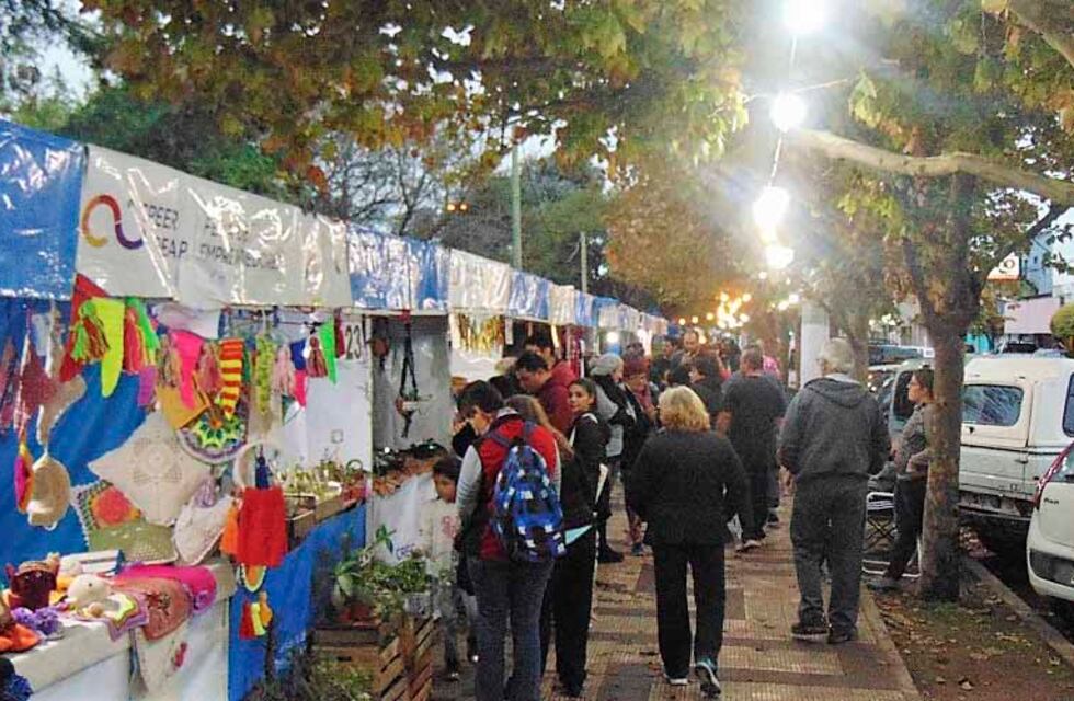 A pesar de registrarse el récord de contagios, comienza la Feria del Regalo en Santa Rosa