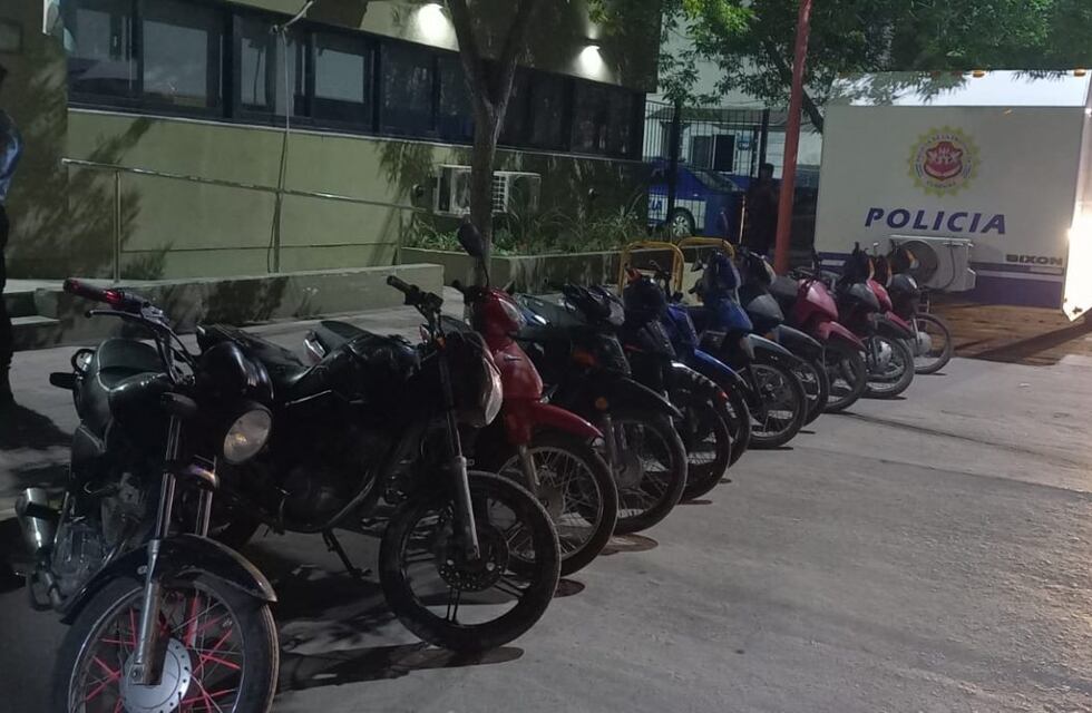 En un control policial en Arroyito, retuvieron más de 20 motovehículos y se labraron 22 actas